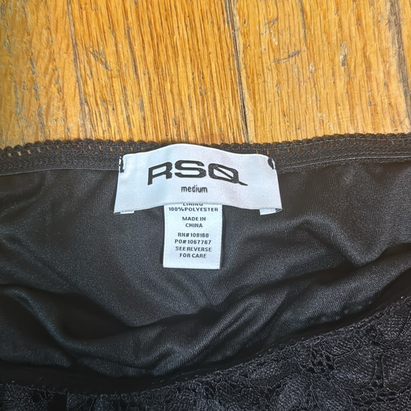 Black lace midi skirt medium - Picture 2 of 4